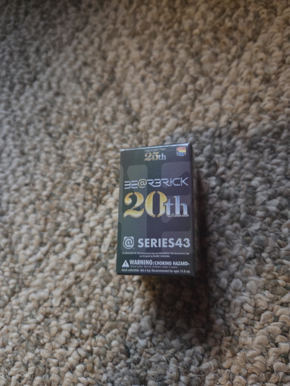 BE@RBRICK 20th Series 43 Collectible Figure - Black & Gold